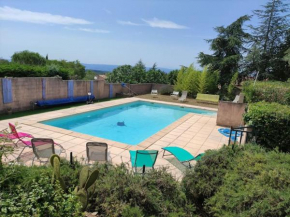 Villa au calme avec piscine